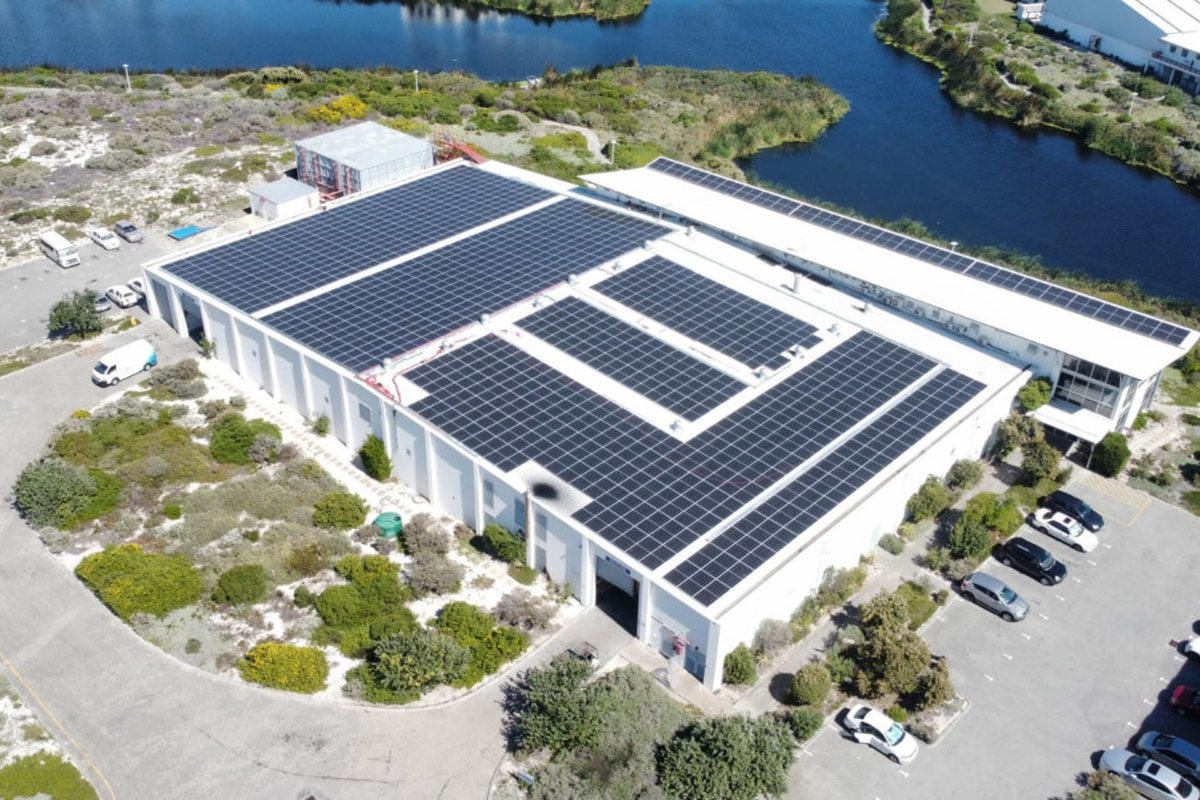 safely-installing-solar-panels-on-your-roof-the-guide